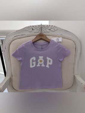 🤍 18~24 Mth GAP Lilac Short-Sleeve 100% Cotton Tee with Daisy Logo NWT